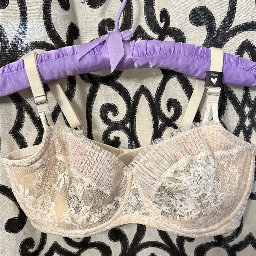 NWT Victoria's Secret 36DD Ivory Lace Dream Angels No Padding Push-up Bra
